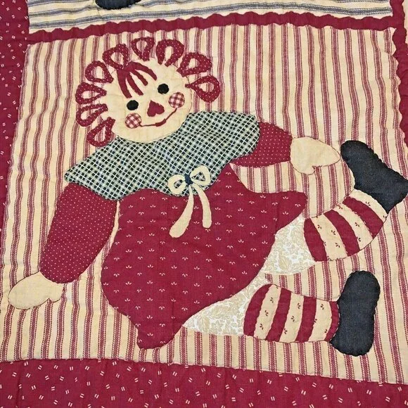 Vintage RAGGEDY ANN & ANDY Handmade Patchwork Baby Quilt Crib Blanket 30” x  30” - Picture 2 of 10